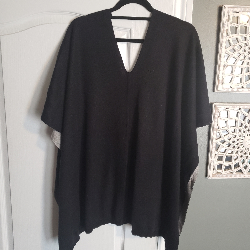 Lululemon Reversable Cape - Picture 5 of 6